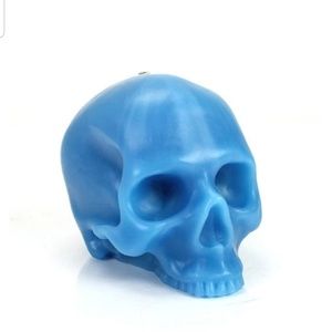 D & L co. Memento Mori Medium skull candle